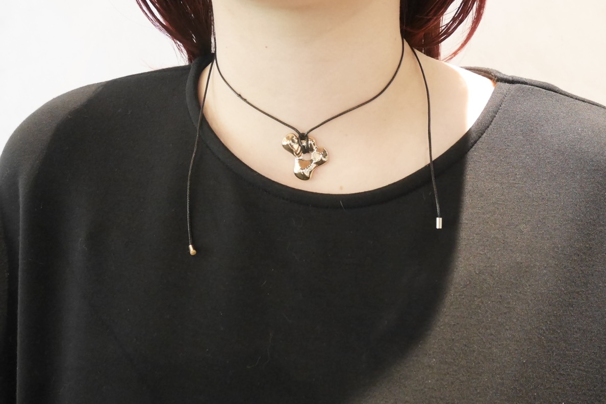 005851g <gold>