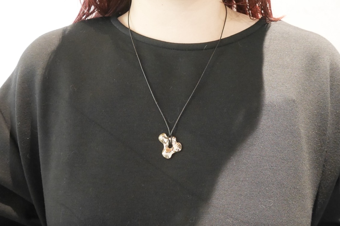 005851g <gold>